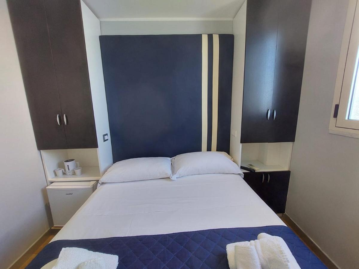 La Stanza Sul Porto Di Amalfi Camera Piccina Piccina Con Bagno Privato E Terrazzino Vista Mare Exterior foto